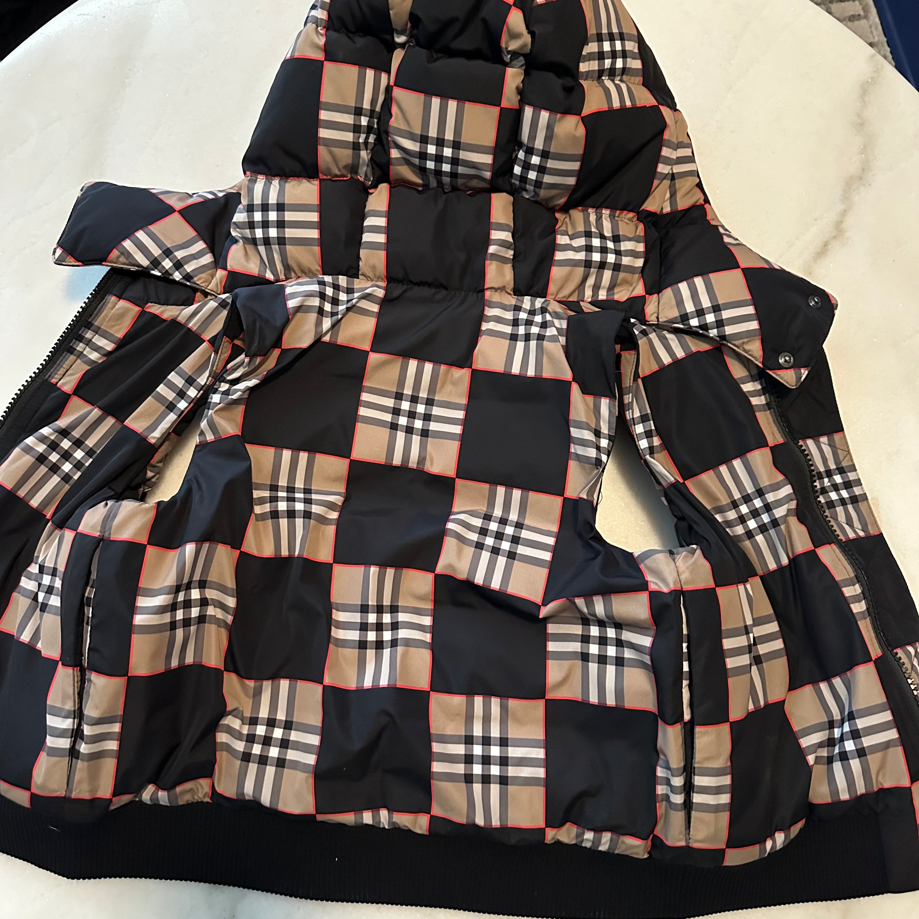 BURBERRY vest - 4years